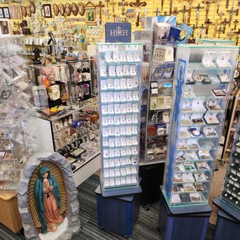 Gifts - Gift Shops Near Me - Suwanee, Georgia