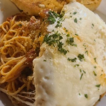 Pop's Public House - Chicken Parm special was delicious .  Large portion given, had the rest for lunch the next day - New American Near Me - Gilroy, California