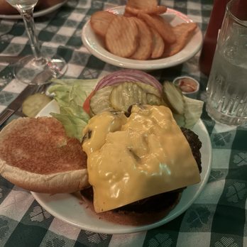 J.G. Melon - Hamburger - American Near Me - New York, New York