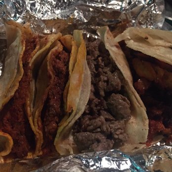Tacos El Travieso - a close up of a taco - Tacos Near Me Tacos El Travieso - a close up of a taco - Tacos Near Me