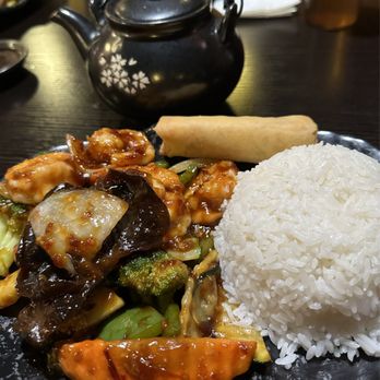 Mr Noodle and Ms Dumpling - Chicken with Mixed Vegetable - Asian Fusion Near Me - Syracuse, New York Mr Noodle and Ms Dumpling - Chicken with Mixed Vegetable - Asian Fusion Near Me - Syracuse, New York