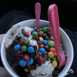 Baskin Robbins - Cookies + Cream Fudge Brownie