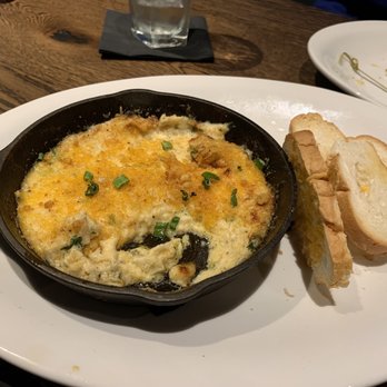 Moondance Grill - Crab dip was average; kinda stingy on the toast points - New American Near Me - Germantown, Tennessee