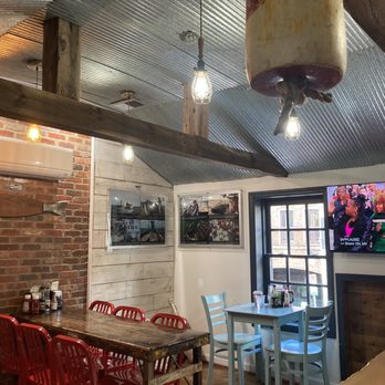 Georgetown Seafood - Upstairs tables - cozy - Seafood Near Me - Washington, DC, District of Columbia Georgetown Seafood - Upstairs tables - cozy - Seafood Near Me - Washington, DC, District of Columbia