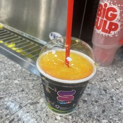 7-Eleven - Mango lemonade flavor Slurpee