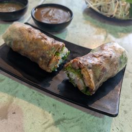 Lemongrass chicken salad roll Lemongrass chicken salad roll