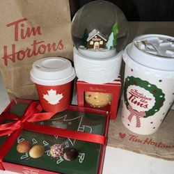 Tim Hortons - Love seasonal merch. How cute are those Christmas cards?!