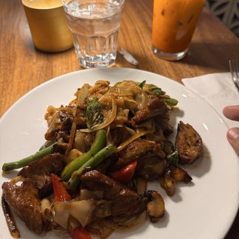 Lil Chef Mama - Spicy Pad Kee Mao - Thai Near Me - New York, New York Lil Chef Mama - Spicy Pad Kee Mao - Thai Near Me - New York, New York
