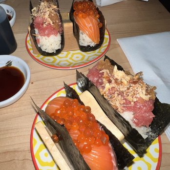 Omai Restaurant - Salmon and bluefin hand roll - Japanese Near Me - Toronto, Ontario