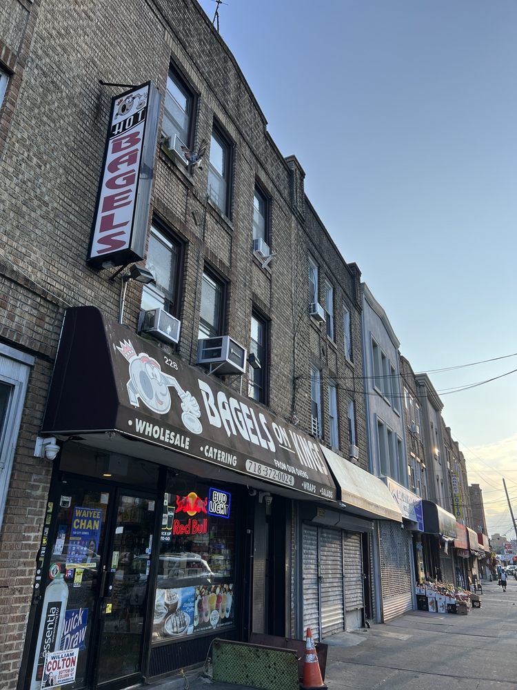 BAGELS ON KINGS Updated October 2024 32 Photos & 36 Reviews 228 Kings Hwy, Brooklyn, New