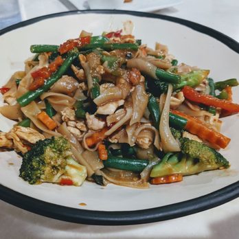 Thai Zap - Drunken noodles with beef and a generous portion of perfectly cooked fresh veggies - Food Trucks Near Me - Pocatello, Idaho Thai Zap - Drunken noodles with beef and a generous portion of perfectly cooked fresh veggies - Food Trucks Near Me - Pocatello, Idaho