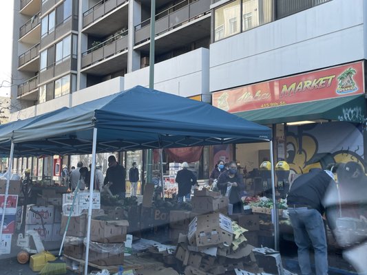 Aloha Market by null