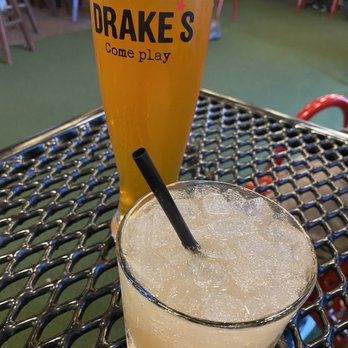 Drake's - Sparkling Poloma - Burgers Near Me - Lexington, Kentucky
