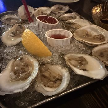 Dukes Beach House - $1 Oysters - Wine Bars Near Me - Marshfield, Massachusetts
