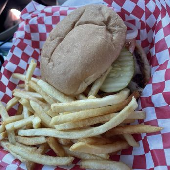 Devils Tower View Campground - Bison burger with fries. - Gift Shops Near Me - Devils Tower, Wyoming