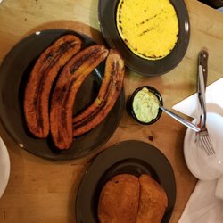 El Rancho de Lalo - Arepa, plantains, guacamole, and empanadas