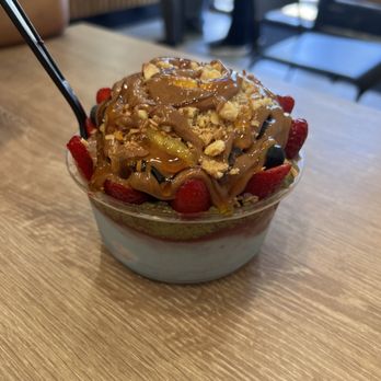 Lazy Bird - Regular acai with blue pineapple base - Acai Bowls Near Me - Anaheim, California Lazy Bird - Regular acai with blue pineapple base - Acai Bowls Near Me - Anaheim, California