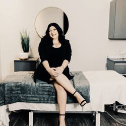 georgia leith skin - Georgia Ruggiero founder of "georgia leith skincare studio".