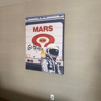 The Kinney - Room art - Hotels Near Me - Venice, California