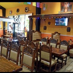 Mi Pueblo Mexican Restaurant - Spacious dining room