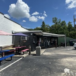 Mister Fish - Ordering window, outdoor seating only, small parking 5-7 spots.