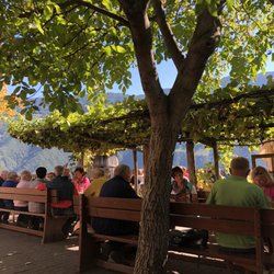 Wiedenplatzerkeller - Lovely outdoor seating.