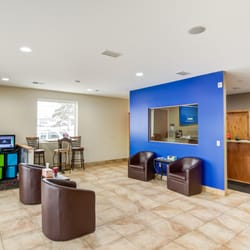 Honest-1 Auto Care Eagan West - Clean and comfortable lobby and restroom, with fee wi-fi, complementary iPads and a children's play area.