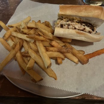 Copper Penny - Chestnut Chicken Sandwich - American Near Me - Wilmington, North Carolina