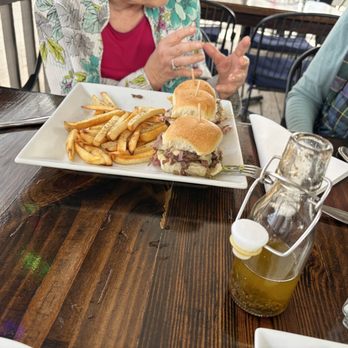 Cozy Grape - Sliders - Wine Bars Near Me - Montgomery, Texas Cozy Grape - Sliders - Wine Bars Near Me - Montgomery, Texas