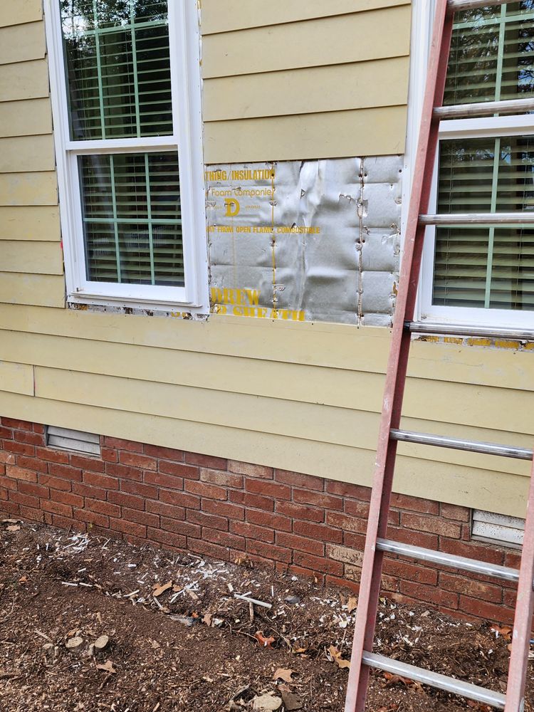 Slide of Gloria Aparicio - Handyman