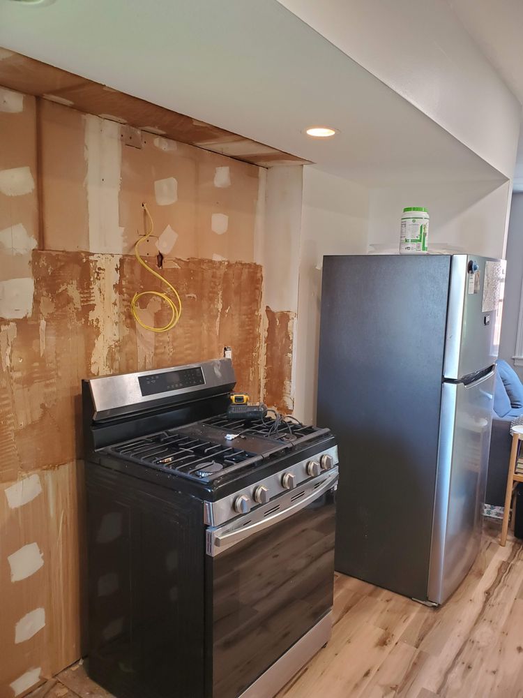 Slide of Creativos Constrution