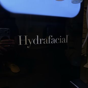 Calabasas Dental Spa - Hydrafacials - Cosmetic Dentists Near Me - Calabasas, California Calabasas Dental Spa - Hydrafacials - Cosmetic Dentists Near Me - Calabasas, California