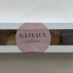 Gateaux Patisserie - Box of 6 macarons
