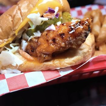 Smashed N Sauced - Chicken sandwich - Fast Food Near Me - Austin, Texas Smashed N Sauced - Chicken sandwich - Fast Food Near Me - Austin, Texas