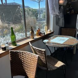 Loop Trail Cafe - Table