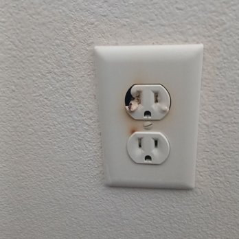 DNZ Electrical Services - Overload socket. Before - Electricians Near Me - Agoura Hills, California DNZ Electrical Services - Overload socket. Before - Electricians Near Me - Agoura Hills, California