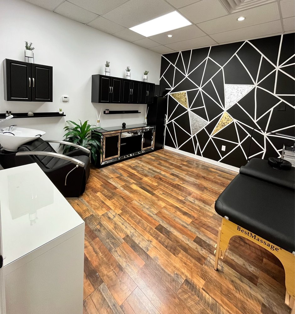 Hair Stylists HAIR SENTIAL 315 N Bowman Rd, Little Rock, Arkansas