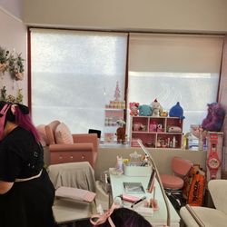 Kira Kira Salon