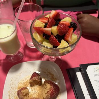 1890 Tea House - fruit salad - Tea Rooms Near Me - Ocala, Florida
