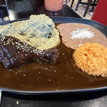 Culturas Hidalgo & Oaxaca Restaurant - Divorciado Pascal y Mole - Mexican Near Me - Salinas, California