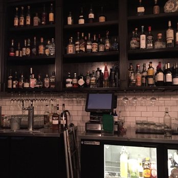 The Salted Pig - View of the bar - Gastropubs Near Me - Riverside, California