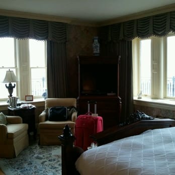 The Inn at Erlowest - Montcalm rm sitting area - Hotels Near Me - Lake George, New York The Inn at Erlowest - Montcalm rm sitting area - Hotels Near Me - Lake George, New York