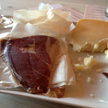 Early Mountain Vineyards - Surry Cured Ham & Cheese - Wineries Near Me - Madison, Virginia