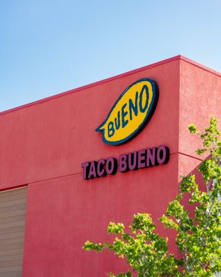 Taco Bueno by null