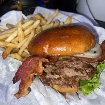 The Burger Bar - No cheese? Loads of onion? For a place that specializes in burgers, do better... - Burgers Near Me - Lago Vista, Texas The Burger Bar - No cheese? Loads of onion? For a place that specializes in burgers, do better... - Burgers Near Me - Lago Vista, Texas