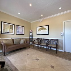 Cosmetic & Restorative Dentistry of the Keys - Waiting area