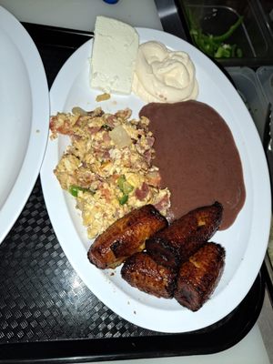 Las Pavas Restaurant y Pupuseria by null