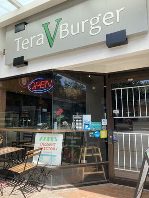 Tera V Burger by null
