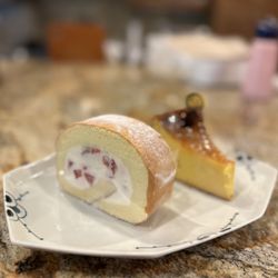 Bakery 101 - Strawberry roll cake and core cake