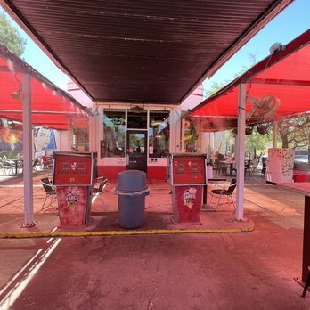 Big Earl's Greasy Eats - Nicely shaped- lots of seating - American Near Me - Cave Creek, Arizona